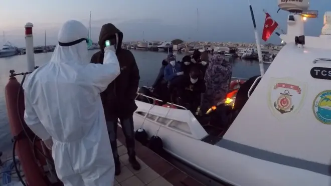 Les garde-côtes turcs ont secouru deux radeaux aux premières heures du 30 novembre