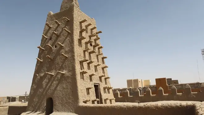 La mosquée réhabilitée de Djingareyber à Tombouctou a été détruite par les djihadistes entre 2012 et 2013.