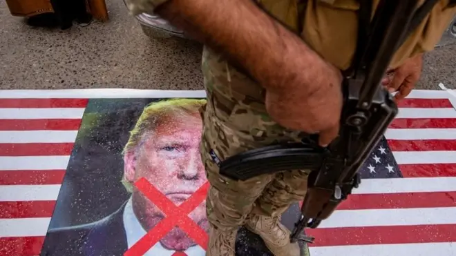 Флаг и военный