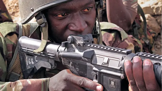 Ciidanka Kenya ee ka howlgala Soomaaliya.