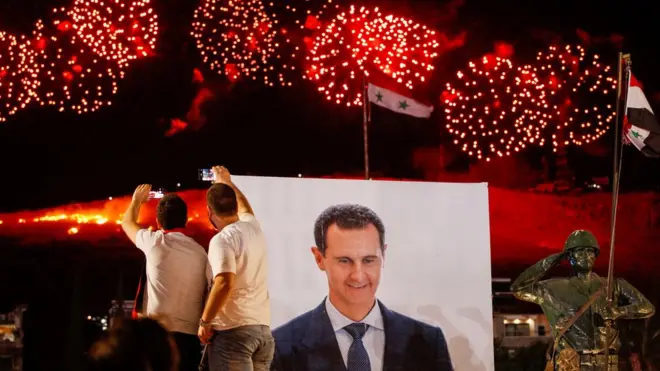Beşar Esad posteri ve kutlamalar
