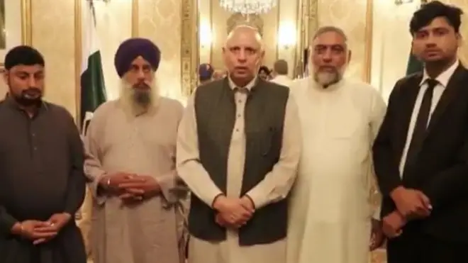 منگل کو پنجاب گورنر ہاؤس میں چوہدری سرور نے لڑکے کے والد، ان کے وکیل، اور لڑکی کے والد اور بھائی سے ملاقات کی