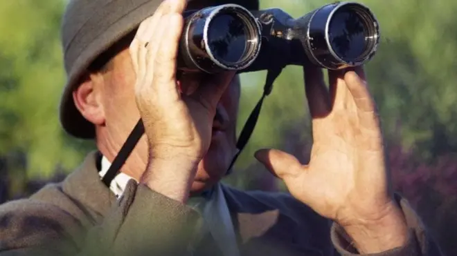 Dari pengurus dan agen rahasia bagi pemain kelereng, kita semua merupakan bagian dari suku - biasanya lebih dari satu.