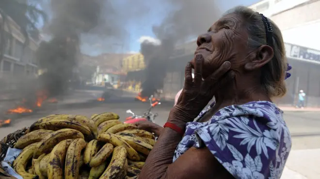 Bananos e inestabilidad, parte de la combinación que inspiró el término "república bananera".
