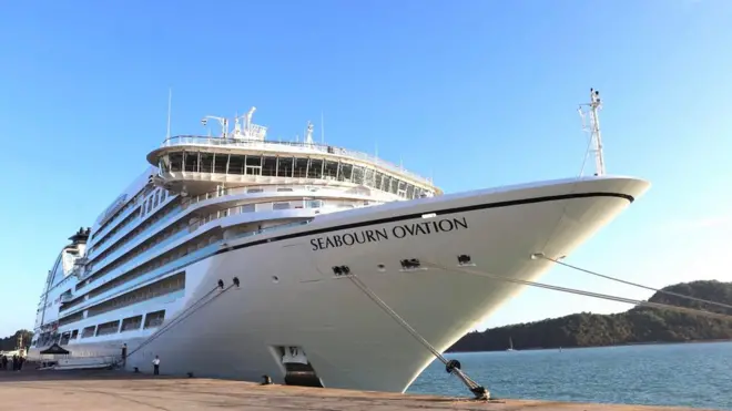 เรือสำราญ Seabourn Ovation เทียบท่าที่จังหวัดภูเก็ต