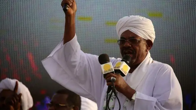 ገለ መራሕቲ ኣፍሪቃ ኣብ ስልጣን ንምጽናሕ ቅዋማኢ ምምሕያሽ ክገብሩ ይራኣዩ