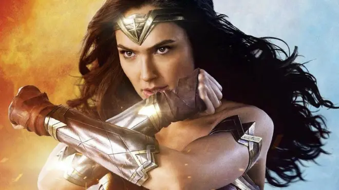 Gal Gadot deu vida à Mulher-Maravilha no filme sobre a super-heroína; o longa ficou entre as maiores bilheteriaszona beta movistar2017, mas não foi indicado a nada no Oscar | Foto: Warner Bros