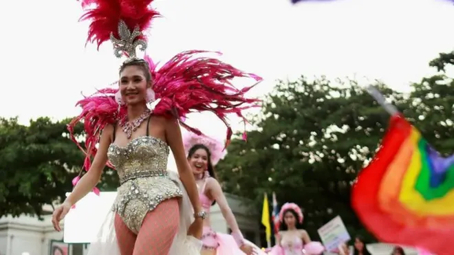 11月29日，泰国曼谷举行同性恋游行。泰国有望成为亚洲首个承认通婚合法的国家。