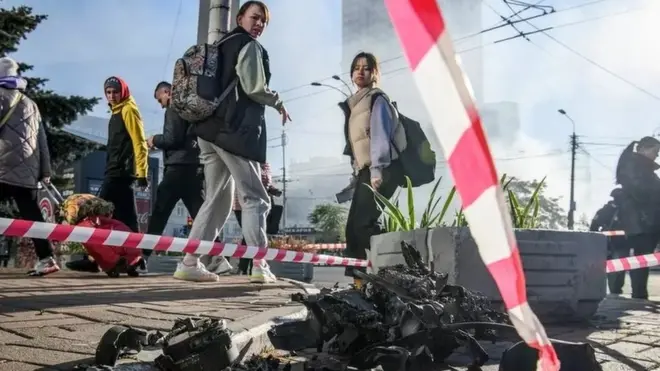 تقول أوكرانيا إن روسيا تستخدم طائرات مسيرة إيرانية الصنع لمهاجمة المدن والبنية التحتية