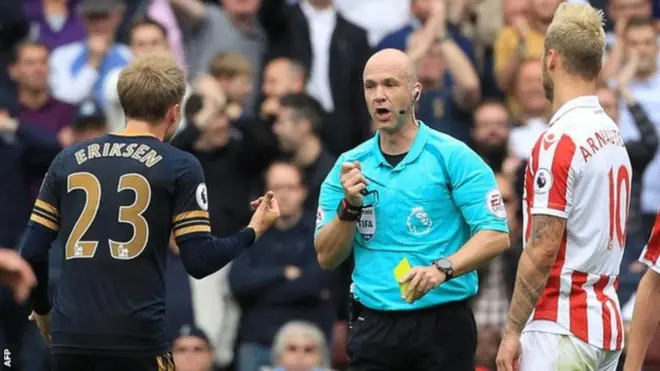 Taylor, garsooraha ciyaarha Manchester United iyo Liverpool