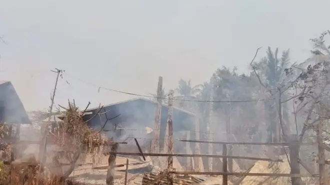 စစ်ကောင်စီကိုမနှစ်သက်တဲ့ရွာတွေကိုပစ်မှတ်ထားပြီးမီးရှို့တာကိုတမင်သက်သက်လုပ်နေကြတာလို့စွပ်စွဲနေကြ