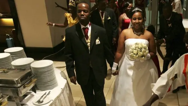 Di law go make say after di wedding make everybodi begin go house