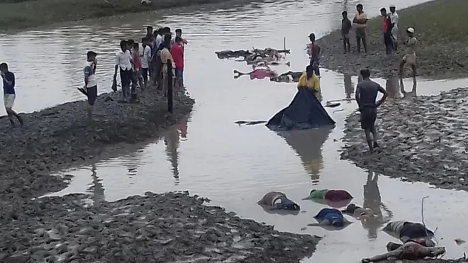 عُثر على جثامين 26 شخصا من مسلمي الروهينجا، بينهم 11 طفلا، بعد إنقلاب قارب كان يقلهم إلى بنغلاديش