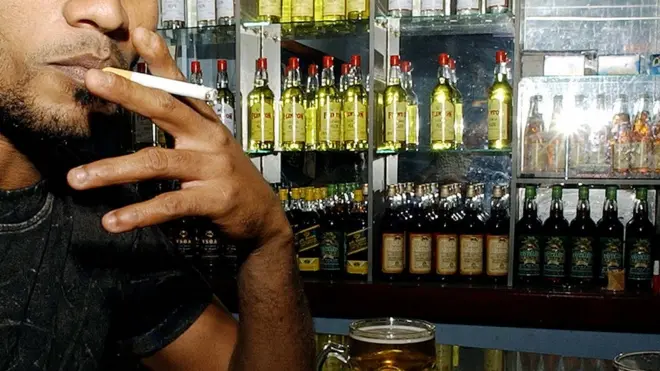 'සිගරට් බද්ද අඩුවීම දුම්පානය ඉහළ යාමට හේතුවක්'