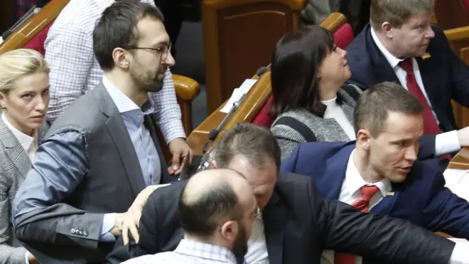 Сергій Лещенко без рукава