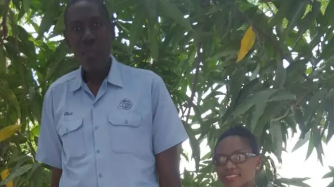 Tanzanian Baraka Elias Bashauri (left)