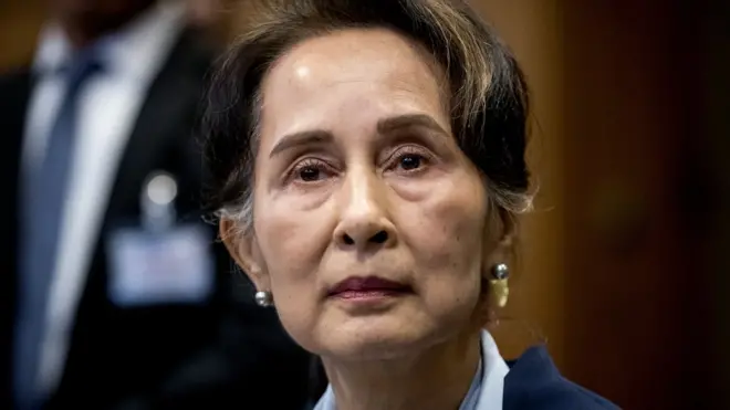 ဒေါ်အောင်ဆန်းစုကြည်ရဲ့ ကျန်းမာရေးဟာ နိုင်ငံရဲ့ကျန်းမာရေးလို့ နိုင်ငံရေးအသိုင်းအဝိုင်းက သတ်မှတ်ထားတာပါ။