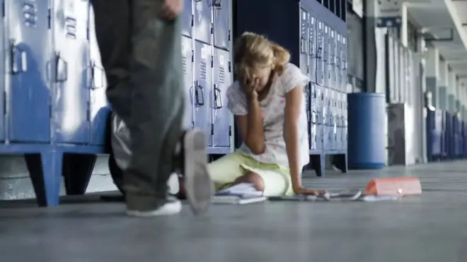 девојчица, критика