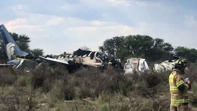 Pipo wey dey for di plane tok say dem thank God say dem comot from di crash alive