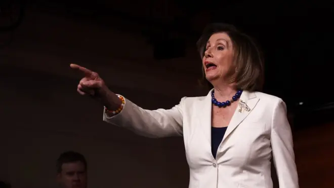Ketua DPR, Nancy Pelosi, mengatakan demokrasi Amerika Serikat dipertaruhkan.