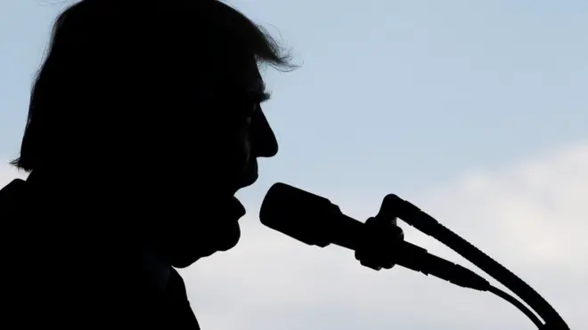 Санторум рекомендовал Трампу поменьше жаловаться в соцсетях и побольше заниматься политикой