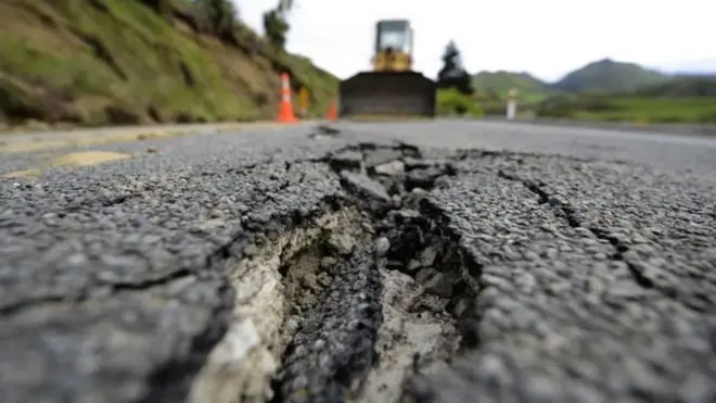 gempa, gempa susulan, mesin