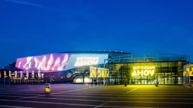 Geçtiğimiz yıl iptal edilen Eurovision, bu yıl 18, 20 ve 22 Mayıs tarihlerinde Rotterdam şehrinde Ahoy Arena'da gerçekleştirilecek.