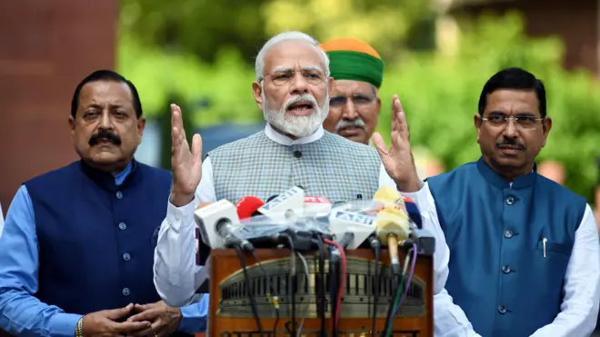 नरेंद्र मोदी