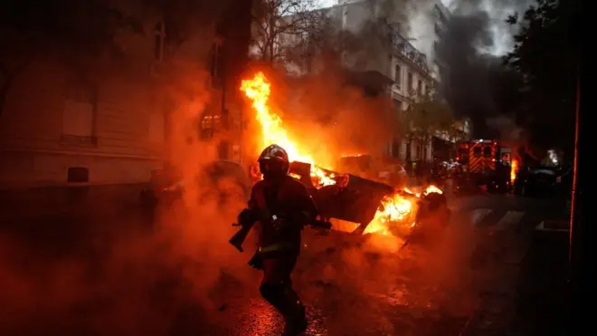 ransa'da üçüncü haftasında olan Sarı Yelekler