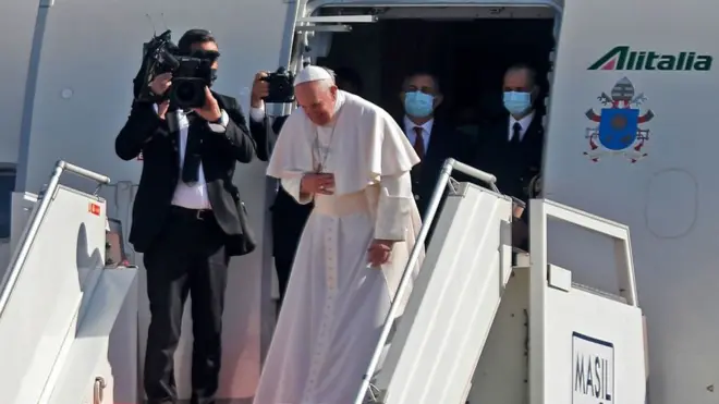 البابا فرنسيس مغادراً مطار بغداد صباح الاثنين