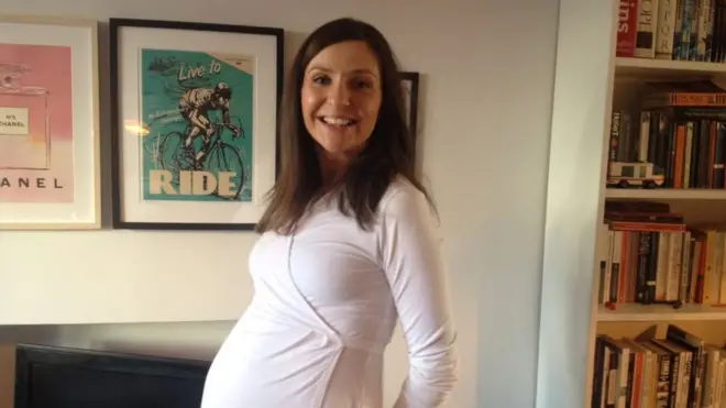 Ellie Lacey estaba a horas de la muerte cuando recibió el hígado de un donante.