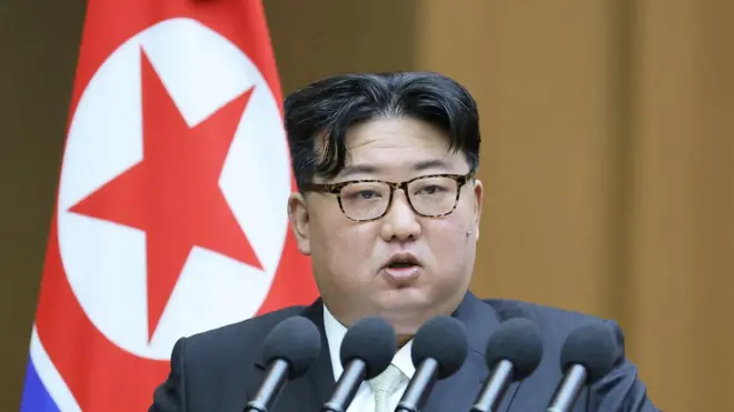 Amazon.co.jp: 金日成は四人いた: 北朝鮮のウソは、すべてここ