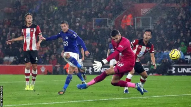 James Vardy hat-trick wey make am Premier League top scorer, e dey move above Sergio Aguero and Tammy Abraham