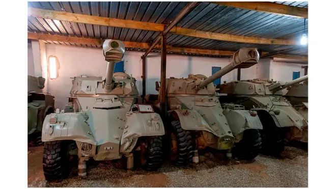 D'importantes quantités d'armes de guerre saisies par l'armée algérienne près de la frontière algéro-libyenne