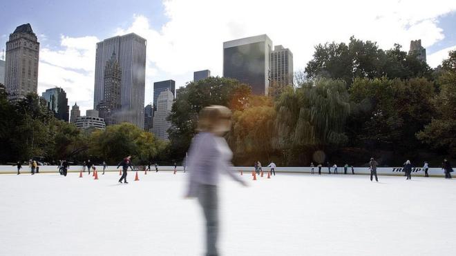 Нью-Йорк розриває контракти з компанією Трампа