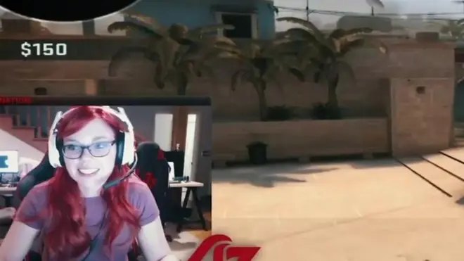 آن لائن گیمنگ میں مردوں کے مقابلے میں خواتین کی تعداد بہت کم ہے۔ اس لیے پروفیشنل گیمنگ کرنے والی خواتین کو اکثر اوقات آن لائن حراساں کیا جاتا ہے۔