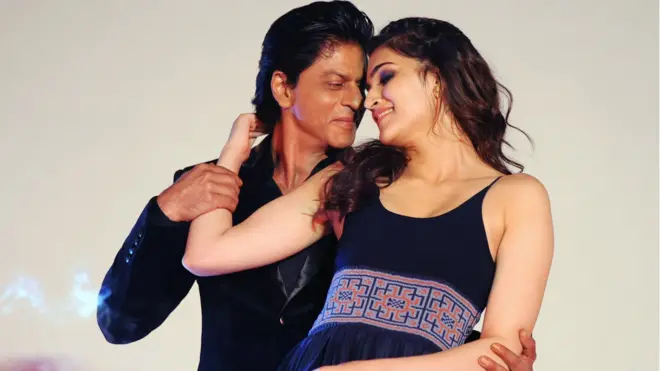 کېرتي سېنن: د مینې تار سره هنر کې پرمختګ نه کېږي