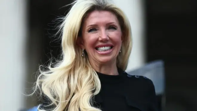 كيف أصبحت أمي من أكبر المروجين لنظرية المؤامرة؟