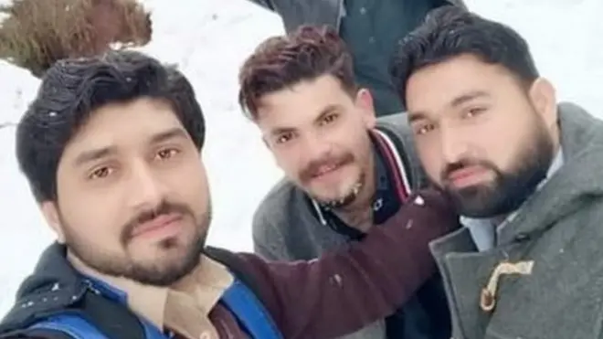 मरने से पहले चारों दोस्तों की आख़िरी सेल्फ़ी