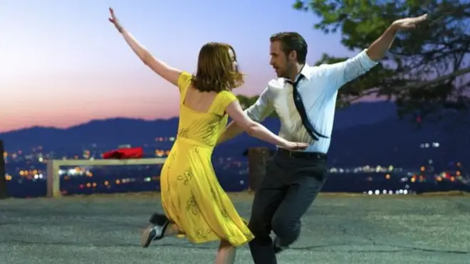 ایما سٹون اور یان گوسلنگ لا لا لینڈ میں اداکاری کر رہے ہیں