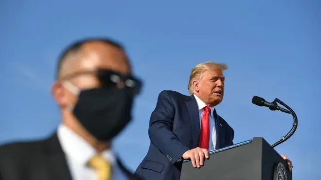 قال ترامب إنه لو أخذ بنصيحة فاوتشي لكان هناك أكثر من 500 ألف حالة وفاة