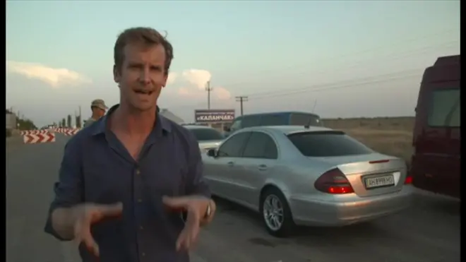 緊張高まるロシア・ウクライナ関係 クリミア半島近くの検問所で