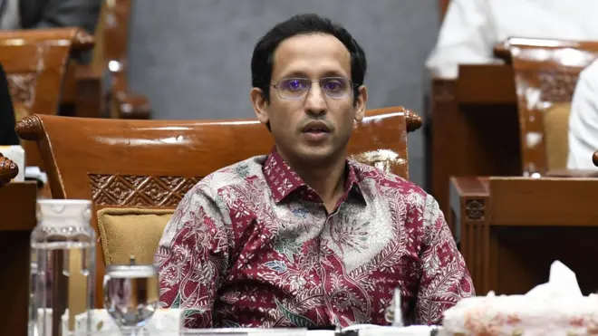 Nadiem Makarim ingin membebaskan guru dari beban administratif.