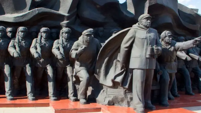 ચીનના ઈતિહાસનો ખ્યાલ આપતું શિલ્પ