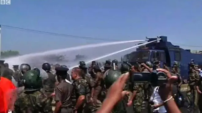 හම්බන්තොට ගැටුමකින් පිරිසකට තුවාල