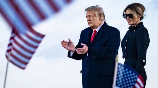 Ông Donald Trump và vợ, bà Melania nay sống tại Florida