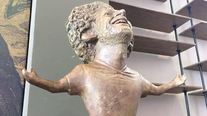 التمثال أثار غضب واستهجان العديد من رواد مواقع التواصل الاجتناعي