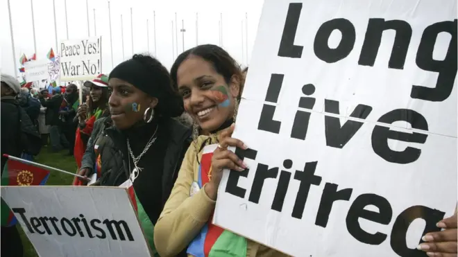 Des manifestants appelant à la paix entre l'Ethiopie et l'Erythrée