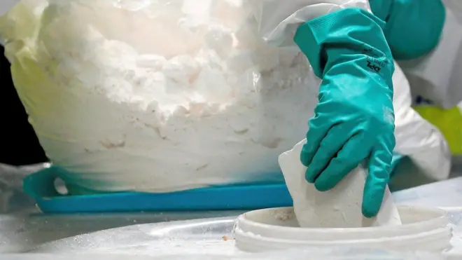 السلطات تصادر وتحرق كميات أكبر من ذي قبل من الكوكايين