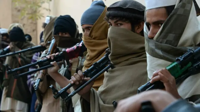 طالبانو وایي د کوهستان ولسوالۍ یې نیولې، خو دولت دا ادعا ردوي